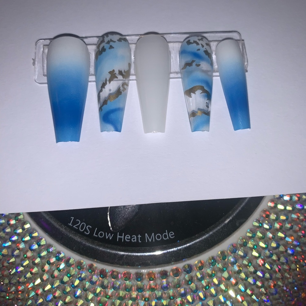 Blue Cloud Style 24 Piece Press On Nails‎ - Picture 2 of 2